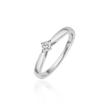 Diamond ring in gold