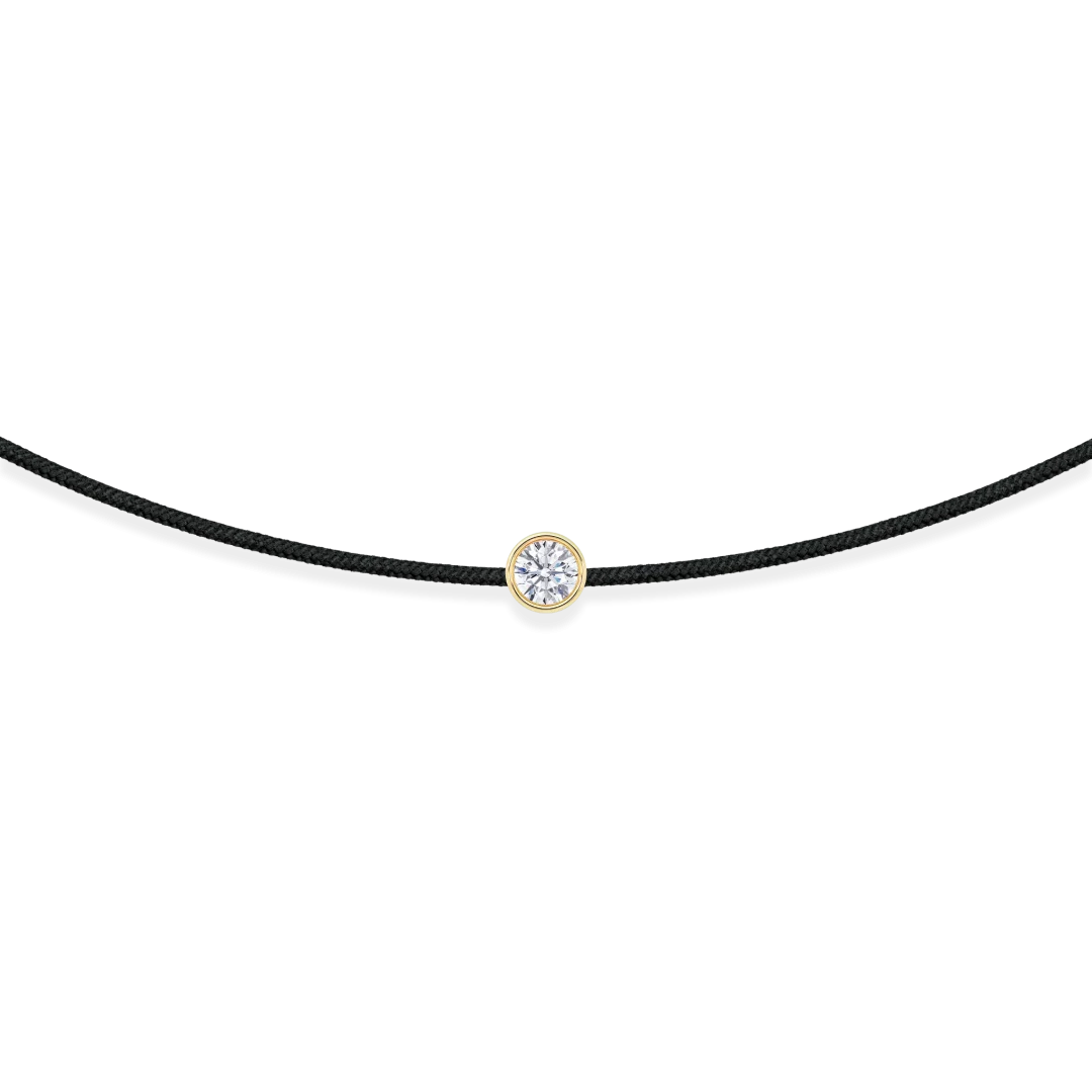 Juoda siūlo apyrankė su geltono aukso pakabuku ir 0.11 ct deimantu