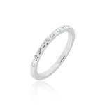 Diamond ring in gold