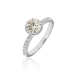 Diamond ring in gold