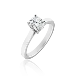 Diamond ring in gold