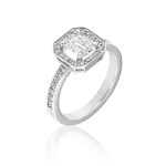Diamond ring in gold