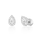 Diamond studs in gold