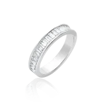 Diamond ring in gold