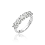 Diamond ring in gold